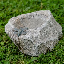 Insektentränke aus Naturstein mit Bronze-Hummel 