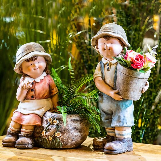 Gartenfiguren Kathrin und Leon mit Pflanztrog 2er Set