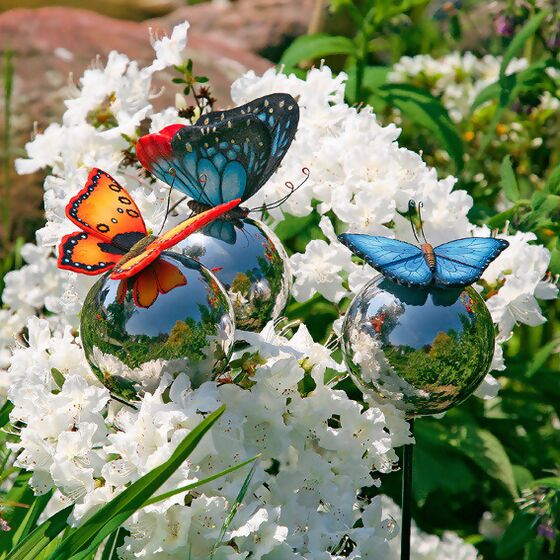 Gartenstecker Schmetterlinge auf Silberkugeln