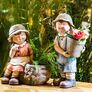 Gartenfiguren Kathrin und Leon mit Pflanztrog 2er Set | #1