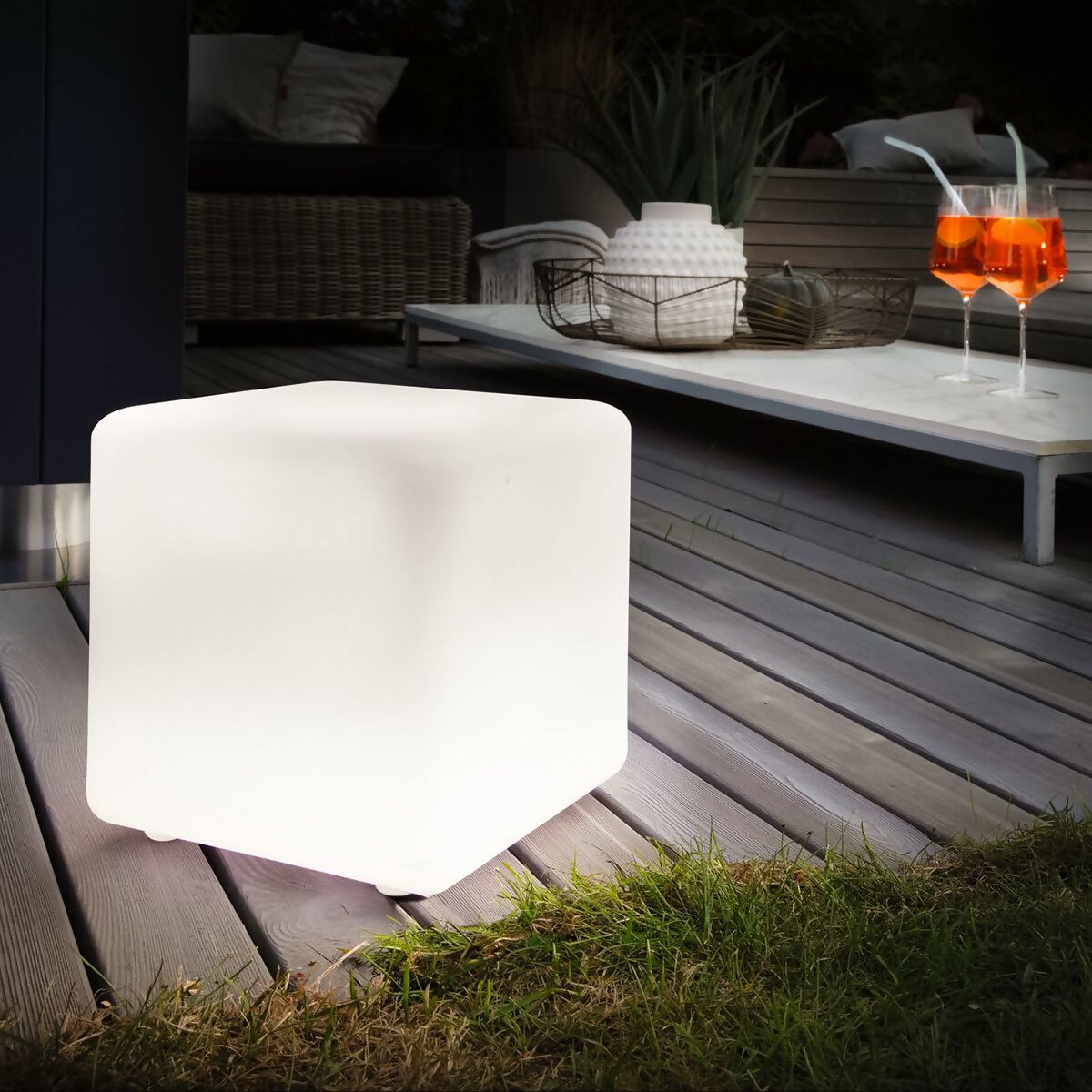 RGBW LED Bodenleuchte Plug & Shine Cube Smart Home Zigbee 20 cm online  kaufen bei Gärtner Pötschke